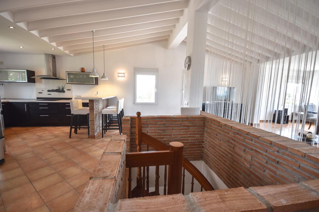In The Second Line, Modern Beachfront Holiday Home In Costabella, Marbella Buitenkant foto