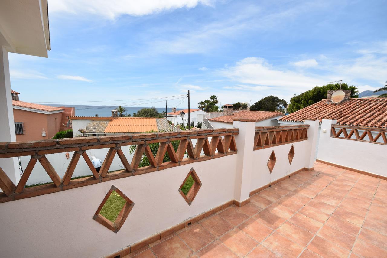 In The Second Line, Modern Beachfront Holiday Home In Costabella, Marbella Buitenkant foto