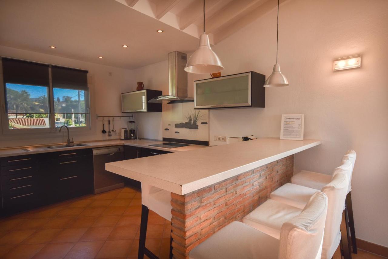 In The Second Line, Modern Beachfront Holiday Home In Costabella, Marbella Buitenkant foto