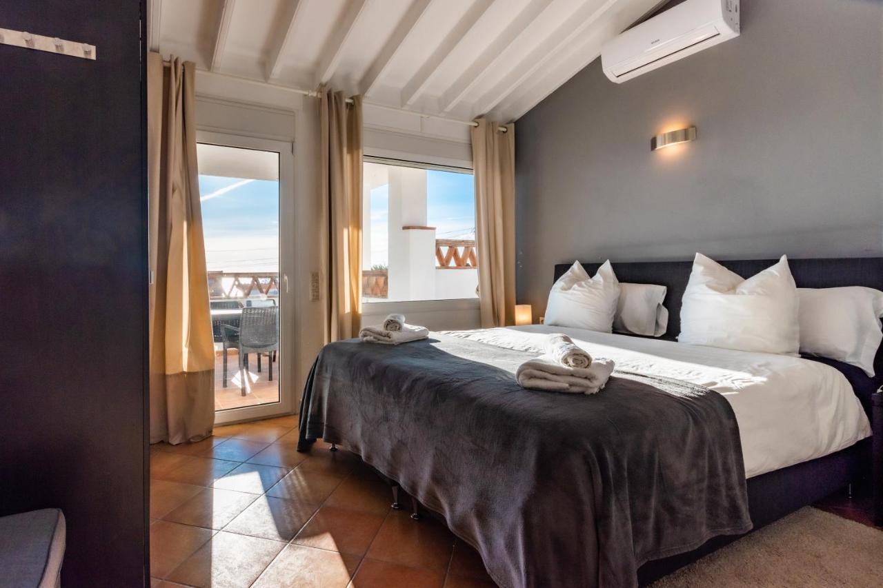 In The Second Line, Modern Beachfront Holiday Home In Costabella, Marbella Buitenkant foto