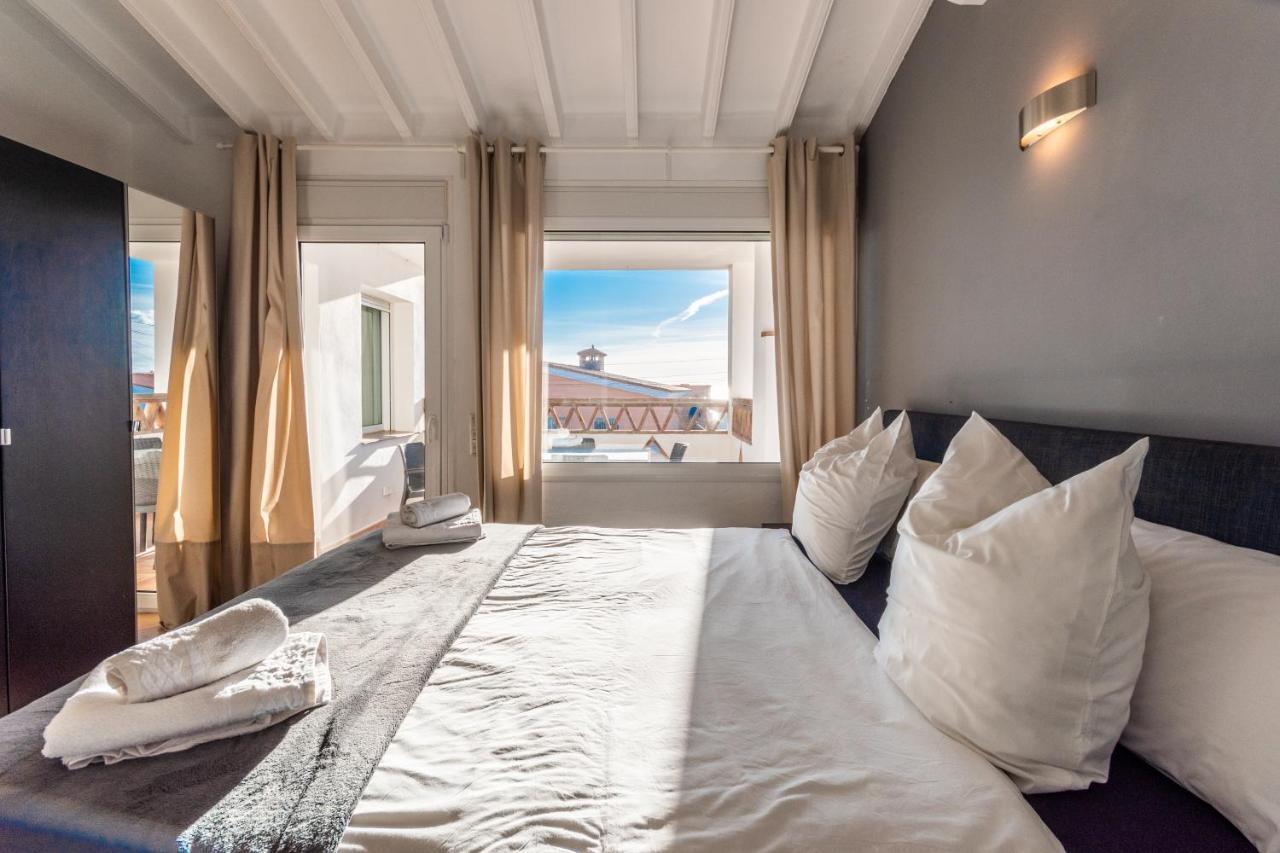 In The Second Line, Modern Beachfront Holiday Home In Costabella, Marbella Buitenkant foto