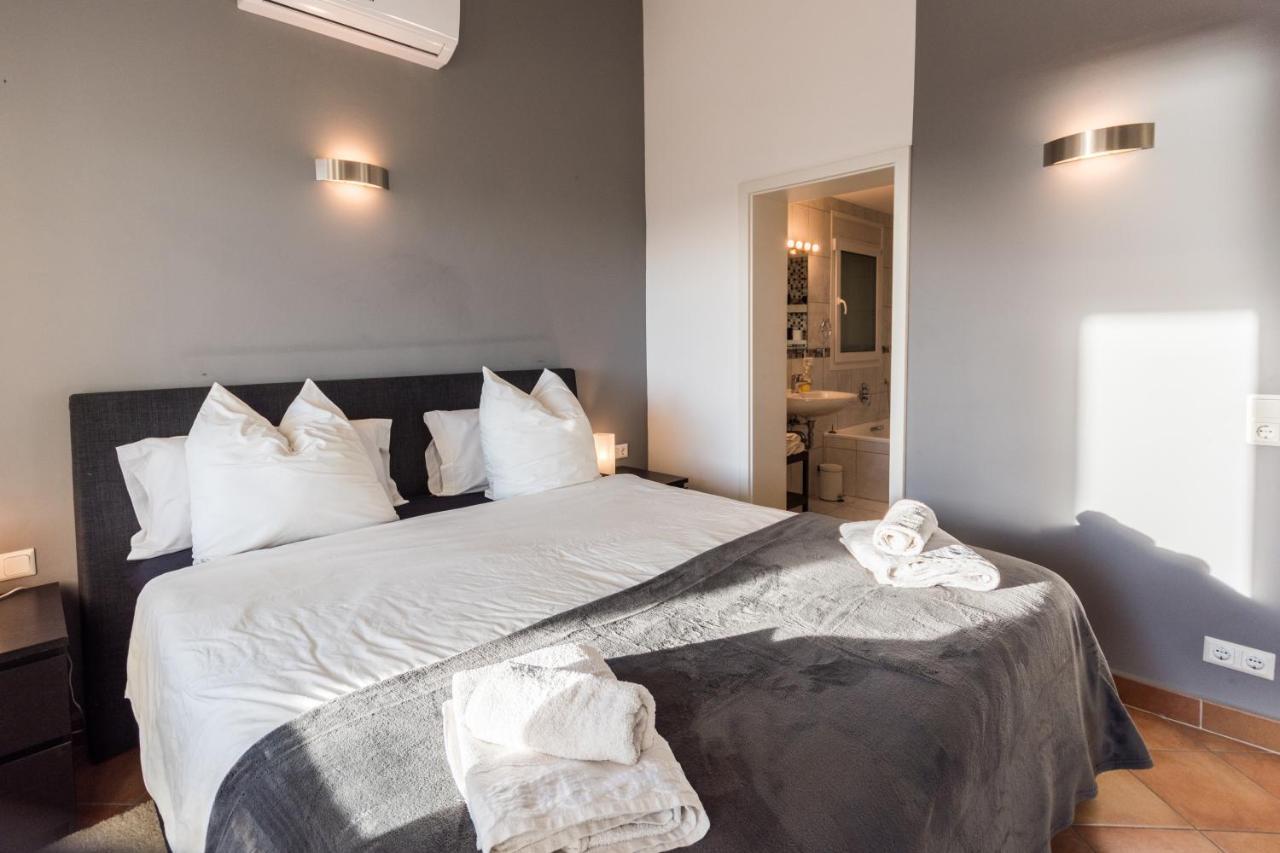 In The Second Line, Modern Beachfront Holiday Home In Costabella, Marbella Buitenkant foto